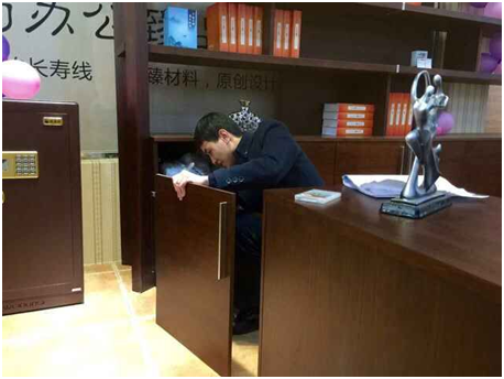 劉總親身調教文件櫃門 劉總親身調教文件櫃門