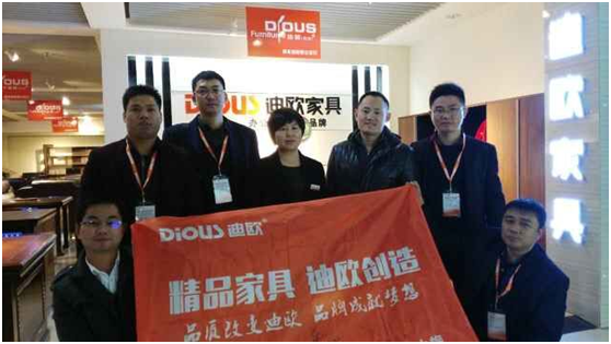 妖精网站免费观看代表團與北京妖精网站免费观看專賣店領導合影 妖精网站免费观看代表團與北京妖精网站免费观看專賣店領導合影