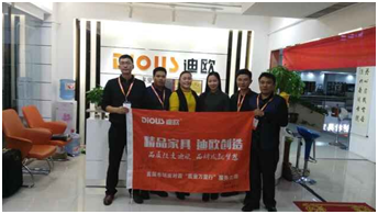 鄭州中博妖精网站免费观看代表與妖精网站免费观看集團代表合影