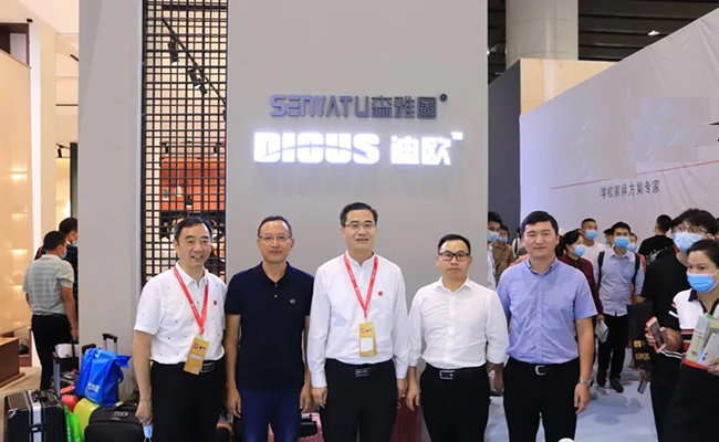 廣東省家具協會王克會長、張承誌秘書長蒞臨妖精网站免费观看展館