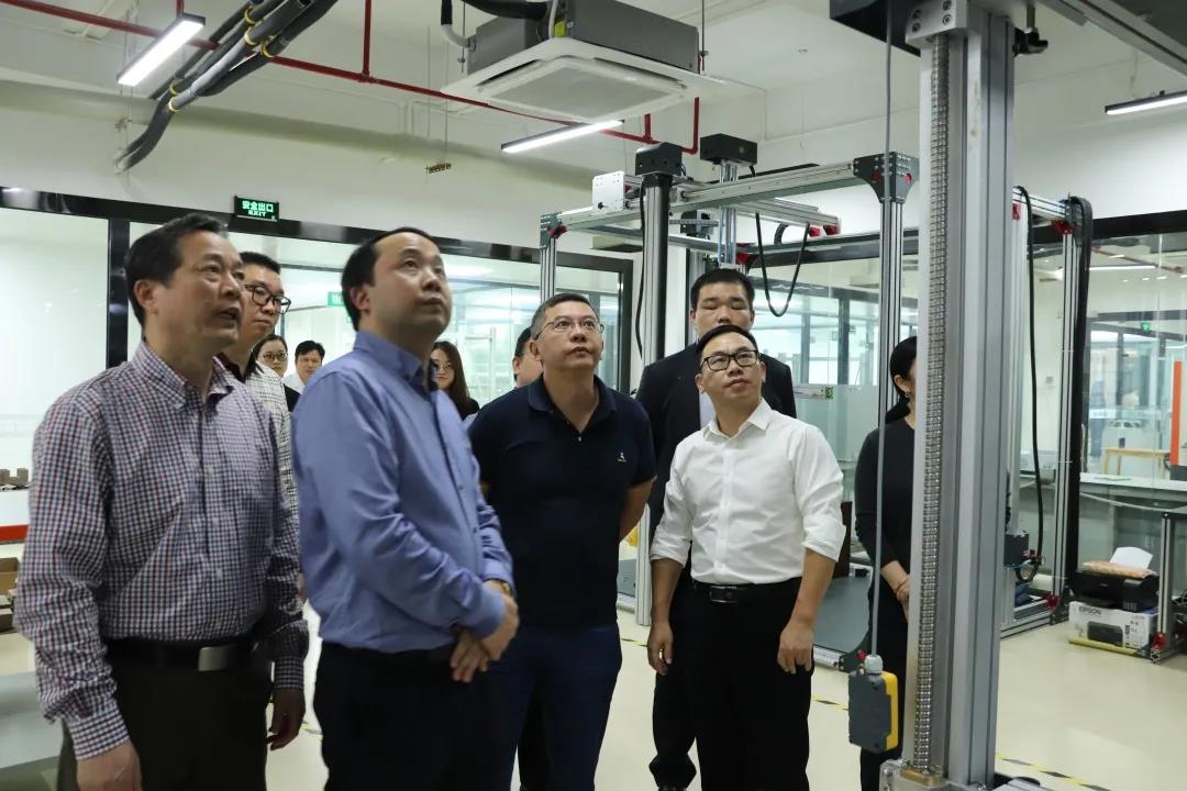 妖精网站免费观看家具集團品質檢測中心智能設備吸引一眾嘉賓關注