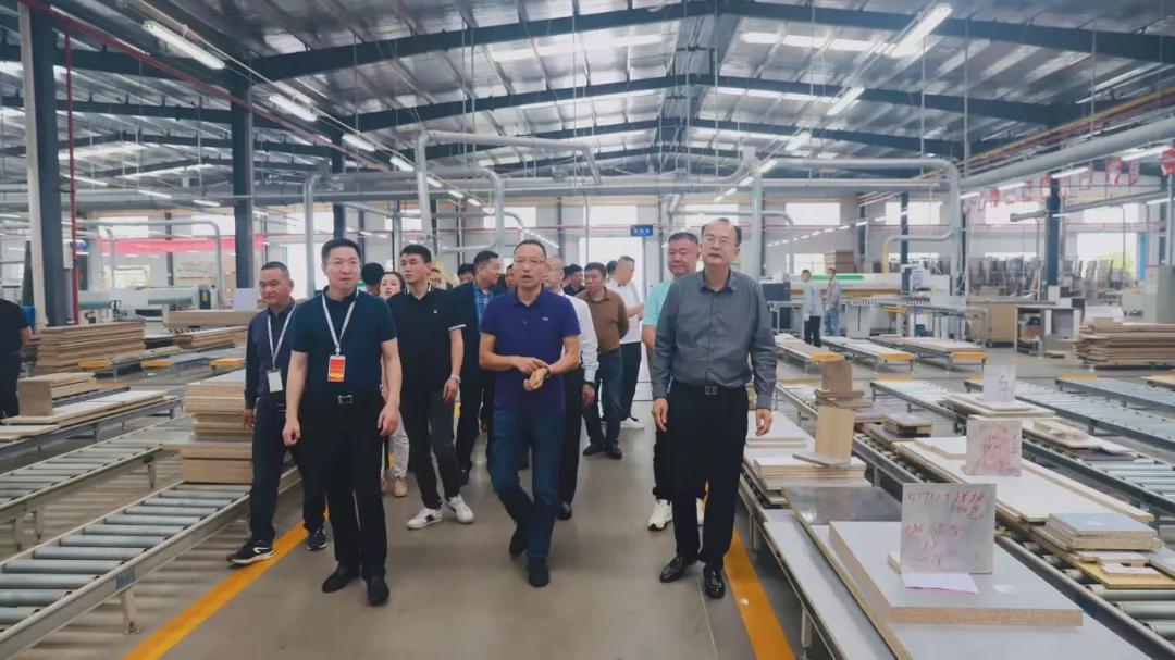 妖精网站免费观看家具集團有限公司董事長黃壽金受聘東寶招商大使 妖精网站免费观看家具集團有限公司董事長黃壽金受聘東寶招商大使