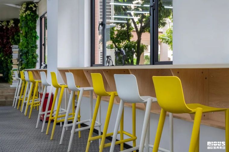 妖精网站免费观看圖書館家具